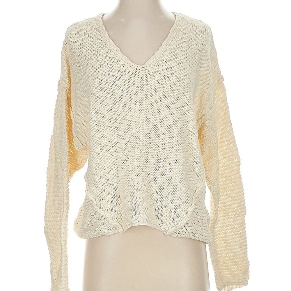 Universal Thread Women's Cream Sweater Size Medium